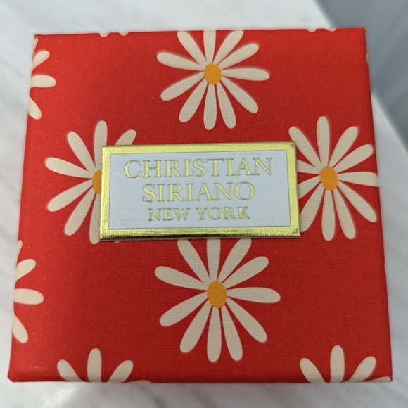 Earrings - Picture 4 of 4